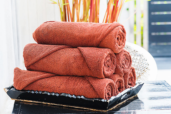 포토 JPG 해외이미지 라이프스타일 디자인 백그라운드 컨셉 탁자 호텔 휴식 주택 쟁반 사람없음 목재 장식 세트 수건 갈색 검은색 수영 스파 방 롤 부드러움 테라피 해외202004 해외포토 나무 컬러 가구 재료 숙소 건물 생활 위생용품 뷰티 수상스포츠 감각 파일형식 이미지허브