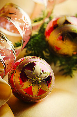 포토 JPG 해외이미지 모양 나무 전통 디자인 계절 리본 백그라운드 크리스마스 겨울 공 휴가 새로움 프레임 사람없음 목재 장식 빨간색 빛 노란색 축제 장식볼 나뭇가지 축하 인사 소나무 신용카드 화려 황금 12월 실크 연도 심볼 질감 초대 전나무 원뿔 엘리먼트 여의주 해외202004 해외포토 도형 식물 기념일 컬러 컨셉 재료 금융 직물 예절 날짜 파일형식 이미지허브