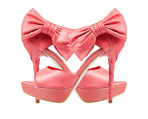 포토 JPG 해외이미지 커플 분홍색 백그라운드 신발 2 선물 사람없음 유행 우주 흰색 오픈 우아함 오브젝트 단상 고립 해외202004 해외포토 컬러 컨셉 관계 파일형식 이미지허브