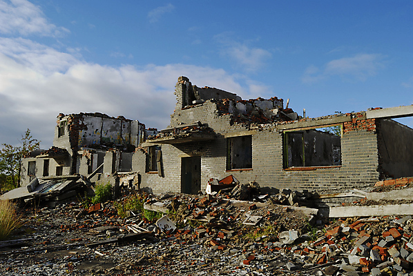포토 JPG 해외이미지 건축양식 창문 자연 벽돌 주택 사람없음 문 손상 먼지 구식 옛날 재앙 파멸 혼란 해외202004 해외포토 건축 컨셉 건물 생태계 파일형식 소멸 이미지허브
