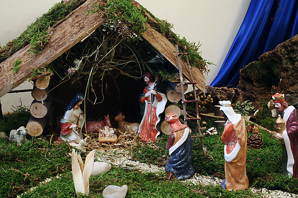 포토 JPG 해외이미지 남자 기독교 종교 크리스마스 엄마 휴가 천사 사람없음 조각상 교회 평화 성경 피규어 아기 예수 영혼 아빠 양치기 성자 야간 왕 장면 신성 양고기 밀짚 요셉 베들레헴 신앙심 해외202004 해외포토 자연요소 직업 기념일 컨셉 종교용품 가족 종교건축 육류 사람 건물 조형물 미니어처 신_종교 짚 파일형식 이미지허브