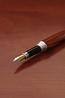 포토 JPG 해외이미지 비즈니스 사람없음 목재 세로 사무실 펜 수확 골동품 클래식 묘사 싱글 해외202004 해외포토 나무 컨셉 농업 재료 필기구 파일형식 이미지허브