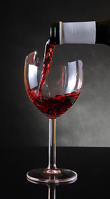 포토 JPG 해외이미지 와인잔 유리 주류 사람없음 빨간색 와인 검은색 축하 알코올 액체 우아함 날카로움 깨짐 스플래쉬 해외202004 해외포토 음료 컬러 컨셉 술잔 재질 파일형식 이미지허브