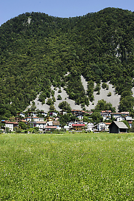 포토 JPG 해외이미지 나무 캐나다 건축양식 부동산 새로움 거리 아파트 주택 사람없음 야외 가로 여름 마을 그룹 위험 시골집 커뮤니티 미국문화 타운 방갈로 보험 슬로베니아 카피스페이스 해외202004 해외포토 식물 계절 건축 유럽 컨셉 북아메리카 숙소 건물 공백 도시 재산 서양문화 파일형식 이미지허브