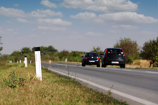 포토 JPG 해외이미지 구름 도로 여행 교통시설 모션 자동차 사람없음 야외 고속도로 아스팔트 속도 루트 자동 해외202004 해외포토 자연요소 길 육상교통 교통 시설 파일형식 이미지허브