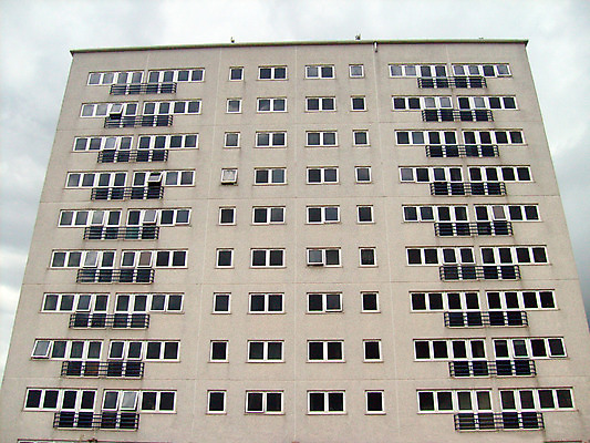 포토 JPG 해외이미지 외관 건축양식 창문 교실 아파트 주택 사람없음 야외 도시풍경 탑 블록 회색 올려보기 도시 큼 가난 상승 개발 공동주택 소셜 해외202004 해외포토 건축물 교육 건축 컬러 컨셉 학교 모션 풍경 건물 크기 파일형식 이미지허브