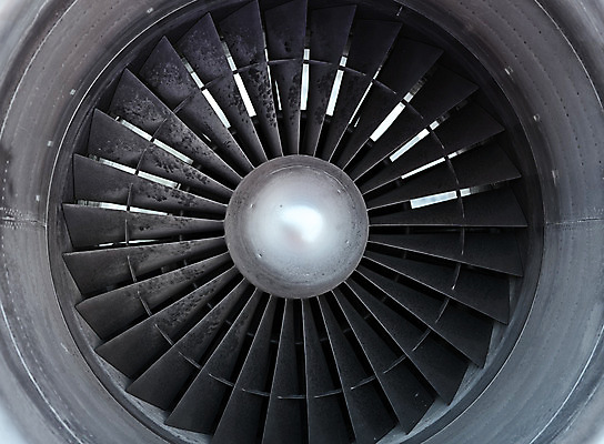 포토 JPG 해외이미지 여행 부분 교통시설 비행기 나선형 사람없음 금속 힘 기계 운전 원형 부채 칼날 묘사 항공 속도 프로펠러 제트기 엔진 정비공 공학 모터 유지 연소 대패 힘찬 해외202004 해외포토 도형 교육 교통 컨셉 무늬 항공교통 모션 재질 대중교통 기술자 시설 파일형식 이미지허브