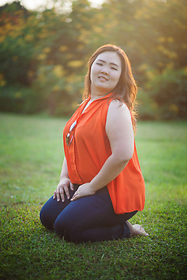 포토 JPG 해외이미지 모델 라이프스타일 공원 여자 행복 포즈 신체 자연 휴식 건강 한명 미소 사람 동양인 성인 야외 초록색 여름 유행 일출 일몰 흰색 몸무게 큼 플러스 비만 치수 내추럴 거짓말 해외202004 해외포토 1 기호 계절 공공시설 감정 컬러 컨셉 표정 인종 생활 노을 크기 몸매 생태계 파일형식 이미지허브