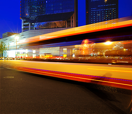 포토 JPG 해외이미지 도로 야경 사람없음 야외 건물 도시풍경 도시 고속도로 도심 해외202004 해외포토 건축물 길 교통시설 풍경 야간 파일형식 풍경_경치 이미지허브