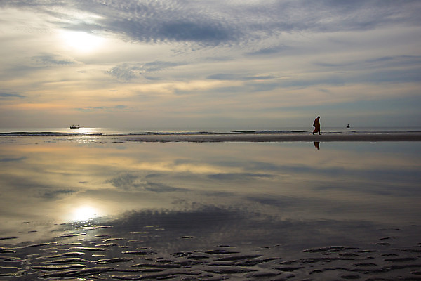 포토 JPG 해외이미지 구름 모래 파도 바다 태국 하늘 아침 사람없음 태양 반사 일출 거울 해외202004 해외포토 주간 자연요소 아시아 노을 파일형식 이미지허브