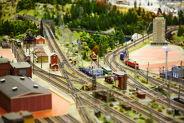 포토 JPG 해외이미지 교통시설 자동차 사람없음 장난감 미니어처 기차 도시 역 교차로 오브젝트 선로 해외202004 해외포토 길 육상교통 교통 대중교통 모형 시설 파일형식 이미지허브