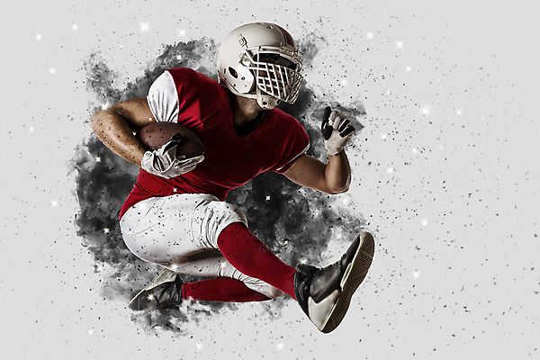 포토 JPG 해외이미지 남자 스포츠 유니폼 공 한명 사람 빨간색 운동복 미식축구 축구 미국 헬멧 럭비공 미식축구선수 해외202004 해외포토 1 옷 컬러 북아메리카 운동선수 구기 보호장비 럭비용품 파일형식 이미지허브