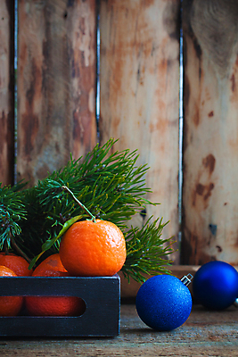 포토 JPG 해외이미지 전통 디자인 음식 백그라운드 크리스마스 겨울 오렌지 과일 공 휴가 새로움 귤 건강 선물 사람없음 목재 장식 빨간색 초록색 파란색 장난감 축제 견과류 흰색 나뭇가지 시골 축하 신선 달콤 연도 심볼 아몬드 고립 구성 러시아인 숙성 채식주의자 해외202004 해외포토 서양인 나무 계절 기념일 컬러 컨셉 재료 맛 채식 파일형식 이미지허브