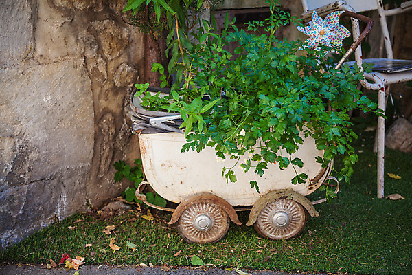 포토 JPG 해외이미지 전통 유럽 여행 백그라운드 건축양식 창문 하늘 주택 사람없음 건물 초록색 여름 파란색 마을 프랑스 바위 시골 프랑스어 옛날 프로방스 해외202004 해외포토 문자 건축물 계절 건축 나라 컬러 돌_바위 파일형식 이미지허브
