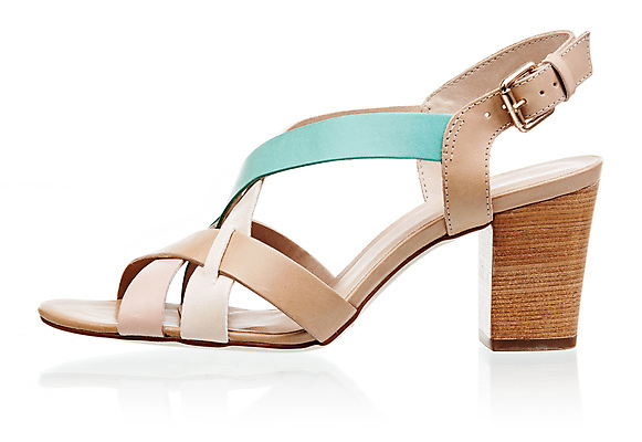 포토 JPG 해외이미지 1 디자인 옷 여자 백그라운드 신발 새로움 사람없음 여름 갈색 유행 흰색 오픈 고급 우아함 샌들 가죽 오브젝트 싱글 고립 스트랩 양발 터키석 스타일 해외202004 해외포토 계절 컬러 컨셉 사람 보석 파일형식 이미지허브