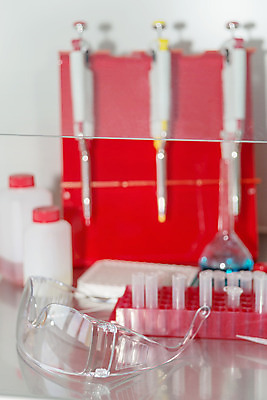 포토 JPG 해외이미지 교육 줄기 과학 고글 사람없음 세로 약 장비 기구 실험실 미끄럼틀 DNA 생명공학 플라스틱 분석 생물학 미생물 튜브 혁명 해외202004 해외포토 식물 컨셉 의학 재질 생물 실험 놀이기구 파일형식 이미지허브