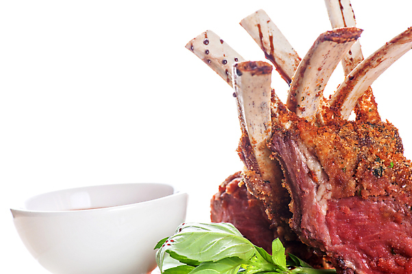 포토 JPG 해외이미지 그릇 채소 식재료 실내 사람없음 흰배경 양고기 양고기구이 해외202004 해외포토 식기 백그라운드 육류 내부 흰색 구이 파일형식 이미지허브