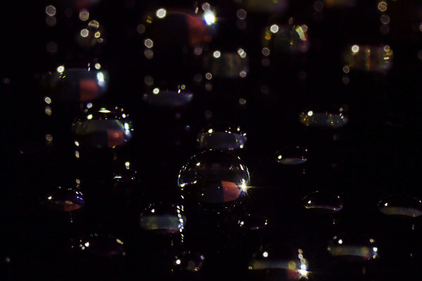 포토 JPG 해외이미지 모양 백그라운드 유리 벽지 표면 날씨 추상 불꽃 사람없음 물 빛 컬러풀 반사 어둠 활발 물방울 신선 투명 액체 매끈함 순수 광택 내추럴 강렬 해외202004 해외포토 자연요소 컬러 컨셉 무늬 재질 불 감각 파일형식 이미지허브