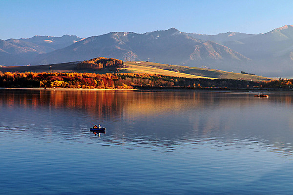 포토 JPG 해외이미지 남자 호수 스포츠 여행 하늘 낚시 휴식 산 사람 풍경 취미 사람없음 야외 물 여름 파란색 컬러풀 반사 평화 침묵 기쁨 가을 보트 숲 어부 낚시꾼 민물 월계수 죄수 해외202004 해외포토 자연요소 직업 계절 감정 컬러 컨셉 배_교통 레저 소리 파일형식 이미지허브