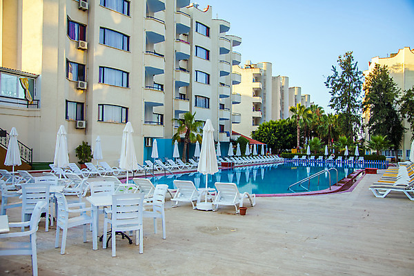 포토 JPG 해외이미지 종교 문화 바다 섬 여행 의자 건축양식 자연 하늘 호텔 지붕 휴가 휴식 산 주택 풍경 사람없음 야외 건물 물 여름 파란색 교회 식당 맑음 수영 신혼여행 흰색 고급 그리스 언덕 휴양지 타운 산토리니 단계 그리스인 강렬 이국적 스타일 해외202004 해외포토 자연요소 서양인 건축물 계절 건축 유럽 컬러 가구 결혼 컨셉 종교건축 숙소 날씨 상점 장소 수상스포츠 도시 생태계 파일형식 이미지허브