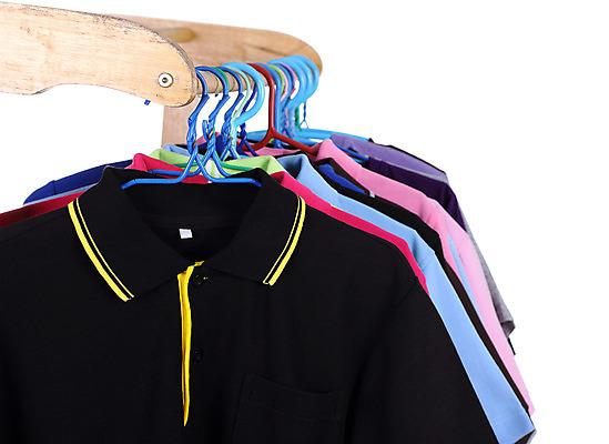 포토 JPG 해외이미지 옷 백그라운드 셔츠 티셔츠 매달리기 종류 사람없음 컬러풀 유행 상점 검은색 활발 흰색 직물 면 장롱 그룹 선택 옷걸이 쇼 소매 T 강렬 고립 매각 신발장 스타일 해외202004 해외포토 알파벳 컬러 가구 컨셉 상의 모션 파일형식 이미지허브