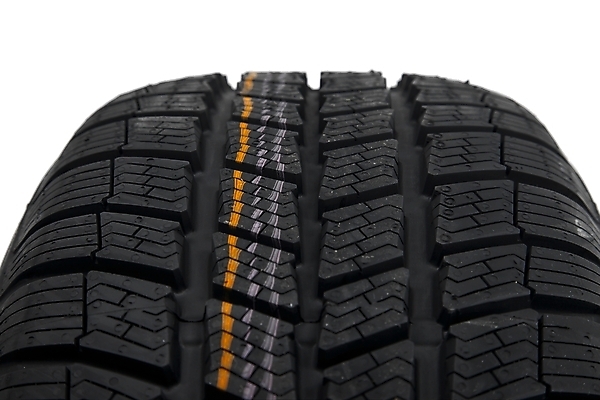 포토 JPG 해외이미지 도로 백그라운드 겨울 패턴 부분 교통시설 자동차 표면 새로움 안전 사람없음 옆모습 검은색 어둠 재활용 운전 흰색 레이싱 바퀴 닫기 오브젝트 속도 질감 타이어 짐차 고무 기어 낭비 고립 선로 자동 해외202004 해외포토 계절 길 육상교통 뷰포인트 컬러 교통 컨셉 무늬 모션 시합 시설 친환경 파일형식 이미지허브