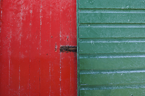 포토 JPG 해외이미지 바다 상징 백그라운드 건축양식 날씨 휴가 주택 자물쇠 해변 사람없음 야외 목재 빨간색 초록색 컬러풀 페인트 골동품 그리기 변화 닫기 오두막 질감 잠금 각도 타운 헛간 남쪽 옛날 케이프타운 해외202004 해외포토 나무 건축 컬러 컨셉 재료 모션 건물 도시 방향 보안 저장고 남아프리카공화국 파일형식 이미지허브