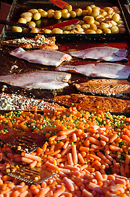 포토 JPG 해외이미지 라이프스타일 그릇 접시 음식 거리 건강 요리 동양인 사람없음 야외 컬러풀 상점 식당 식사 치킨 튀김 잡기 도시 오픈 뜨거움 시장 먹기 서비스 향기 레시피 내추럴 점심식사 해외202004 해외포토 식기 컬러 모션 인종 생활 냄새 닭고기요리 파일형식 이미지허브