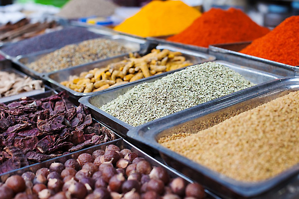 포토 JPG 해외이미지 전통 아시아 음식 가방 재료 고추 건조 건강 요리 씨앗 동양인 사람없음 빨간색 초록색 컬러풀 갈색 노란색 상점 검은색 흰색 시장 고수 맛 가루 인도인 먹기 유기농 매움 향 후추 흙더미 마살라 이국적 강황 해외202004 해외포토 외국인 식물 웰빙 잡화 나라 컬러 컨셉 채소 식재료 모션 인종 흙 향신료 파일형식 더미 이미지허브