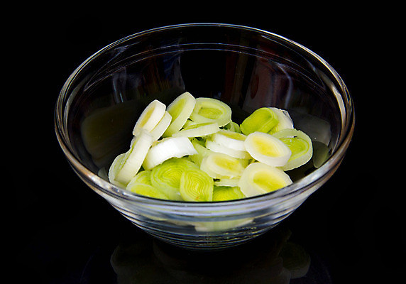 포토 JPG 해외이미지 식물 음식 줄기 조각 백그라운드 농업 다이어트 채소 재료 자연 양파 건강 요리 사람없음 목재 초록색 농작물 주방 식사 활발 샐러드 흰색 신선 반지 원형 맛 자르기 상쾌 유기농 날것 슬라이스 뿌리 부추 섬유 내추럴 고립 생식 숙성 채식주의자 비건 해외202004 해외포토 도형 나무 웰빙 감정 산업 컬러 컨셉 장신구 모션 직물 생태계 채식 파일형식 이미지허브