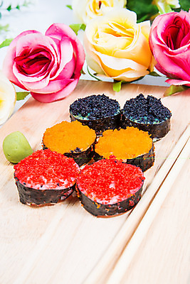 포토 JPG 해외이미지 전통 접시 아시아 문화 음식 바다 잎 다이어트 채소 밥 오이 건강 어류 요리 동양인 사람없음 주방 식당 일본 식사 저녁식사 초밥 신선 해조류 맛 고추냉이 참치 먹기 장어 레몬 해산물 준비 롤 연어 모음 아보카도 점심식사 일본음식 해외202004 해외포토 식물 식기 나라 컨셉 과일 모션 인종 상점 수중동물 양념 해양식물 파일형식 이미지허브