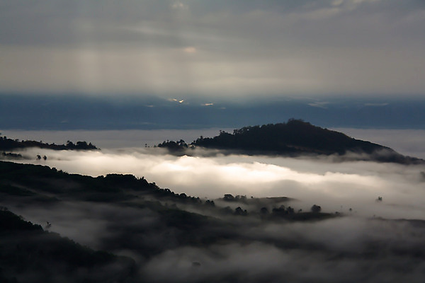 포토 JPG 해외이미지 나무 구름 계절 아시아 여행 백그라운드 태국 자연 하늘 아침 산 풍경 사람없음 야외 초록색 여름 파란색 빛 햇빛 일출 환경 계곡 침묵 일몰 새벽 안개 가을 흰색 신선 숲 언덕 장면 내추럴 뿌연 전국 절정 해외202004 해외포토 주간 자연요소 식물 나라 컬러 날씨 태양 노을 소리 생태계 파일형식 이미지허브