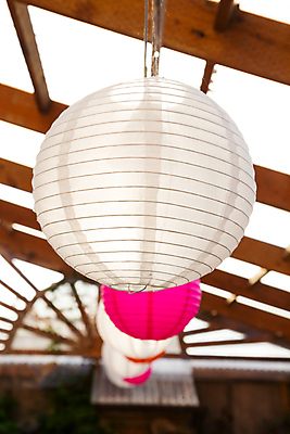 포토 JPG 해외이미지 종이 분홍색 결혼 공 매달리기 사랑 사람없음 장식 활발 흰색 등불 묘사 오브젝트 접수 해외202004 해외포토 감정 컬러 컨셉 모션 조명 이벤트 파일형식 이미지허브