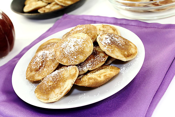 포토 JPG 해외이미지 접시 음식 디저트 사람없음 케이크 달콤 설탕 네덜란드 서빙 팬케이크 슈가파우더 페스츄리 크레이프 해외202004 해외포토 식기 유럽 빵 맛 파일형식 이미지허브