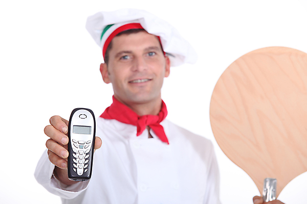 포토 JPG 해외이미지 백인 직업 행복 음식 성공 피자 요리 한명 30대 스마트폰 식당 목도리 이탈리아 잡기 업무 고객 만족 질서 보여주기 예약 해외202004 해외포토 서양인 1 잡화 감정 유럽 컨셉 모션 패스트푸드 서양음식 사람 장년 핸드폰 스마트기기 상점 예절 작업 파일형식 이미지허브