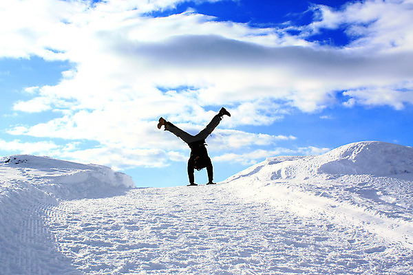 포토 JPG 해외이미지 계절 스포츠 겨울 자연 하늘 소년 청년 사람없음 야외 파란색 청춘 점프 얼음 추위 흰색 신선 12월 11월 스위스 언덕 서리 1월 프리스타일 눈내림 겨울풍경 해외202004 해외포토 자연요소 남자 유럽 어린이 컬러 컨셉 모션 눈_날씨 풍경 성인 날짜 생태계 파일형식 이미지허브