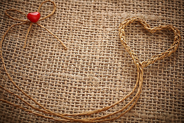 포토 JPG 해외이미지 결혼 백그라운드 컨셉 가족 결혼식 휴가 발렌타인데이 선물 사랑 사람없음 장식 수확 하트 인사 신용카드 삼베 노끈 2월 특별함 핸드메이드 해외202004 해외포토 모양 감정 줄 농업 관계 데이이벤트 이벤트 금융 예절 날짜 파일형식 천_직물 이미지허브