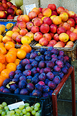 포토 JPG 해외이미지 잡화 음식 다이어트 채소 오렌지 과일 건강 종류 서기 사람없음 초록색 쇼핑 농장 판매 세일 쌓기 상점 여러개 신선 시장 달콤 사과 가격 유기농 날것 자두 슈퍼마켓 내추럴 이국적 채식주의자 해외202004 해외포토 웰빙 컬러 다수 농업 모션 맛 채식 파일형식 이미지허브
