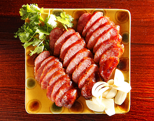 포토 JPG 해외이미지 접시 음식 밥 양파 육류 동양인 사람없음 중국 소시지 맛 그릴 해외202004 해외포토 식기 아시아 컨셉 채소 식재료 주방용품 인종 가공식품 파일형식 이미지허브