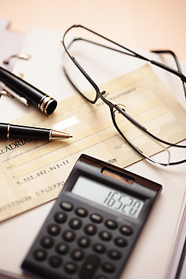 포토 JPG 해외이미지 돈 전구 자물쇠 안전 사람없음 초록색 금융 빛 펜 쌓기 환경 동전 저축 계산기 유로 성장 오픈 절약 계산 잠금 꿀 보물 고립 수표 카운트 해외202004 해외포토 컬러 컨셉 모션 문구용품 경제 필기구 장비 재산 보안 파일형식 이미지허브