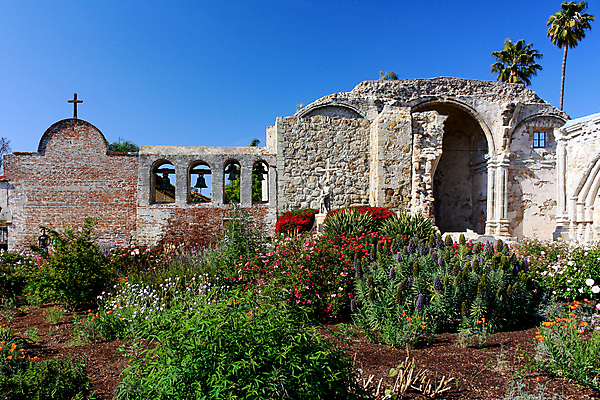 포토 JPG 해외이미지 꽃 기독교 종교 사람없음 관광지 교회 정원 종 폐허 박물관 캘리포니아 첨탑 히스패닉 숭배 해외202004 해외포토 식물 여행 종교건축 건물 탑 미국 파일형식 이미지허브