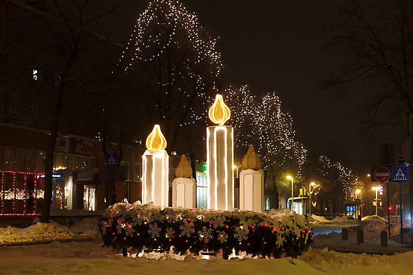 포토 JPG 해외이미지 나무 전통 계절 크리스마스 겨울 촛불 휴가 전등 거리 사람없음 야외 장식 빛 축제 화환 추위 램프 도시 야간 12월 타운 해외202004 해외포토 자연요소 식물 기념일 꽃 초 조명 날짜 파일형식 이미지허브