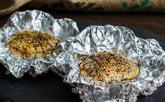 포토 JPG 해외이미지 음식 조각 2 재료 부분 탁자 치즈 건강 요리 사람없음 목재 식사 저녁식사 신선 원형 그릴 상품 굽기 먹기 은박지 향신료 부드러움 레시피 후추 프랑스어 점심식사 뷔페 숙성 채식주의자 해외202004 해외포토 도형 나무 문자 가구 모션 주방용품 유제품 감각 구이 채식 향미료 파일형식 이미지허브