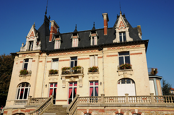 포토 JPG 해외이미지 건축양식 주택 사람없음 프랑스 해외202004 해외포토 건축 유럽 건물 파일형식 이미지허브