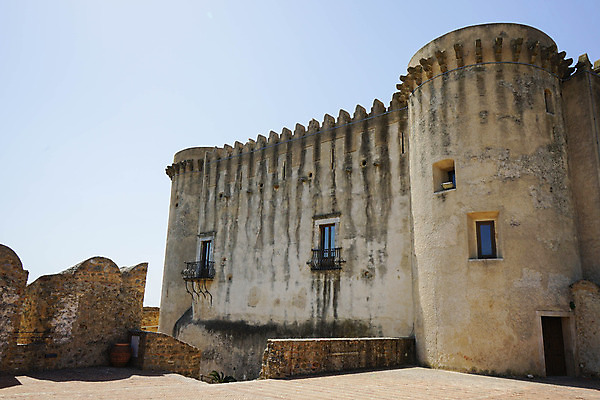 포토 JPG 해외이미지 유럽 벽 여행 건축양식 풍경 사람없음 야외 건물 탑 이탈리아 바위 성 역사 큼 비잔틴 옛날 파멸 해외202004 해외포토 건축물 건축 나라 컨셉 돌_바위 크기 제국 파일형식 소멸 이미지허브
