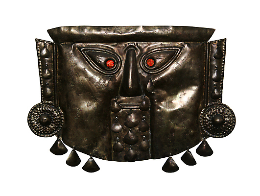 포토 JPG 해외이미지 시선 종교 길 얼굴 가면 사람없음 금속 귀걸이 골동품 바위 표현 입 의식 보석 자르기 성직자 입술 코 청동 통조림 보물 나쁜 고립 신앙심 전국 페루 해외202004 해외포토 장신구 모션 재질 신체부위 돌_바위 남아메리카 광석 파일형식 이미지허브