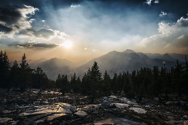 포토 JPG 해외이미지 구름 공원 여행 자연 하늘 날씨 휴가 산 국립공원 풍경 사람없음 야외 여름 파란색 환경 미국 일몰 하이킹 황무지 고독 보호 저녁 숲 배낭여행 캘리포니아 드라마 멀리 기후변화 해외202004 해외포토 자연요소 계절 공공시설 감정 컬러 컨셉 북아메리카 레저 노을 변화 야간 생태계 파일형식 이미지허브