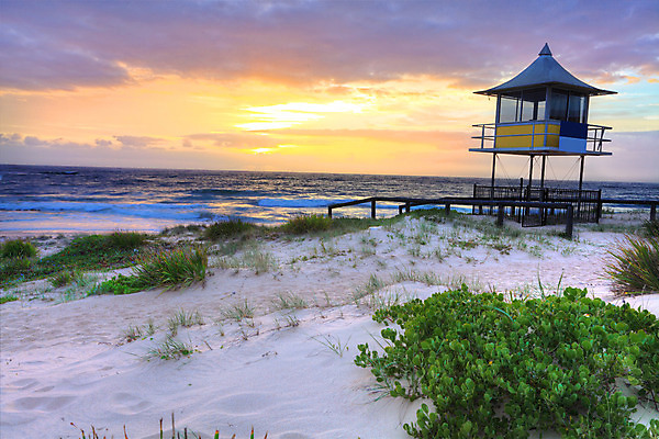 포토 JPG 해외이미지 구름 웰빙 모래 파도 바다 여행 자연 하늘 아침 날씨 건강 풍경 사람없음 여름 모래사장 햇빛 평화 일출 환경 새벽 서핑 호주 오두막 모래언덕 속도 마법 안전요원 파라다이스 해외202004 해외포토 주간 자연요소 계절 컨셉 태양 노을 수상스포츠 오세아니아 언덕 생태계 파일형식 이미지허브