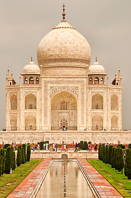 포토 JPG 해외이미지 나무 구름 감정 아시아 종교 여행 건축양식 휴가 사랑 풍경 사람없음 건물 초록색 정원 무덤 도시 사찰 역사 호기심 대리석 천연기념물 전경 해외202004 해외포토 자연요소 식물 건축물 건축 나라 컬러 컨셉 재료 종교건축 파일형식 탑뷰 이미지허브