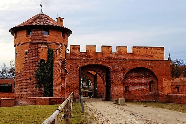 포토 JPG 해외이미지 유럽 건축양식 하늘 벽돌 사람없음 건물 파란색 성 역사 대문 폴란드 해외202004 해외포토 건축물 건축 나라 컬러 문 파일형식 이미지허브